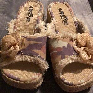 Pink Toe wedges camo